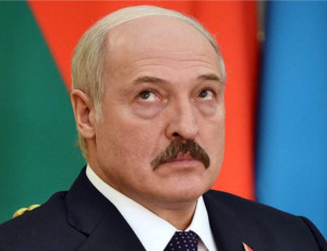 «Piccolo padre» bielorusso ha un disperato bisogno di un Papa universale / Il presidente bielorusso Aleksandr Lukashenko si reca in una visita ufficiale in Italia